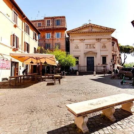 Happy Trastevere アパート ローマ